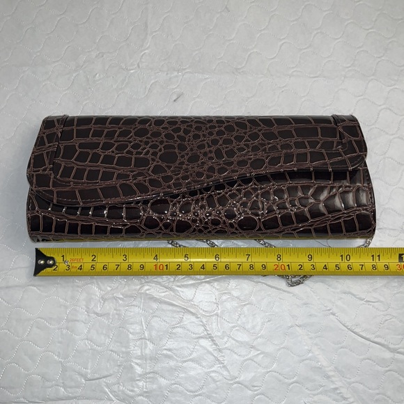 Evening Gown brown faux croc evening bag with chain strap - Picture 4 of 8